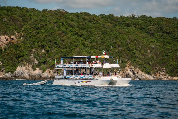 Paradise Found 7-Bay Cruise