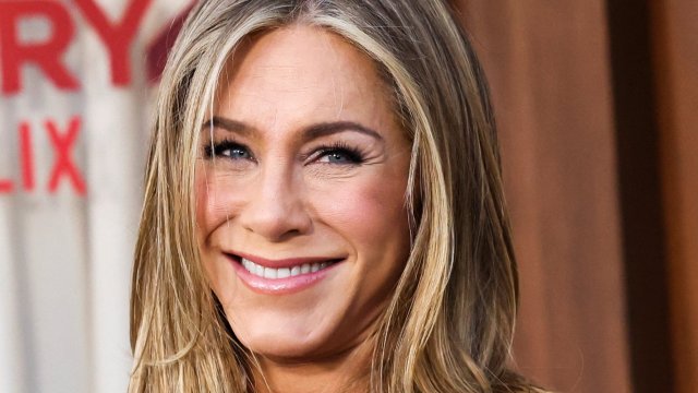 Article thumbnail: Jennifer Aniston was praised for an Instagram post appearing to show grey hair (Photo: REUTERS/Mario Anzuoni)
