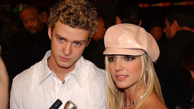 Article thumbnail: Justin Timberlake with Britney Spears in 2002 (Photo: Jeff Kravitz /FilmMagic /Getty)